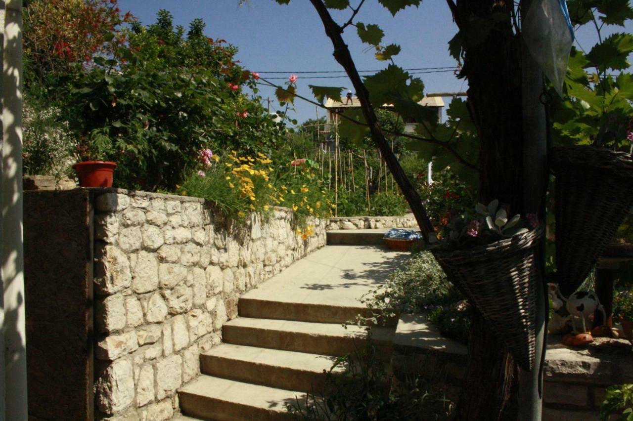 Guesthouse Matusan'S Place Banjol ภายนอก รูปภาพ